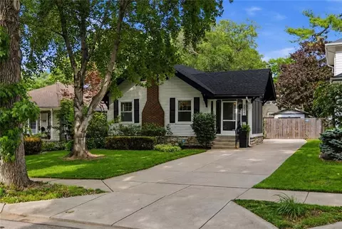 5827 Holmes St, Kansas City, MO 64110