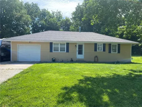 305 Renee Ln, Garden City, MO 64747