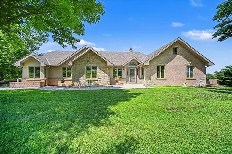 13940 SE State Route Mm Hwy, Faucett, MO 64448