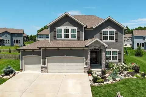 139 SE Briar Valley Ln, Blue Springs, MO 64064