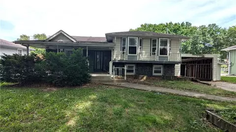 1209 SW Madison St, Lees Summit, MO 64081