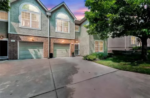 15828 W 61 St, Shawnee, KS 66217