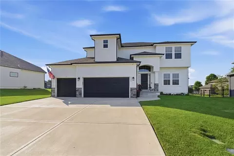 9305 NE 98th Ter, Kansas City, MO 64157