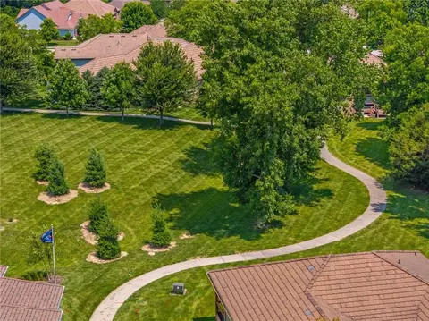 View/Area - 4209 NE Hideaway Dr, Lees Summit, MO 64064 photo 7 of 9
