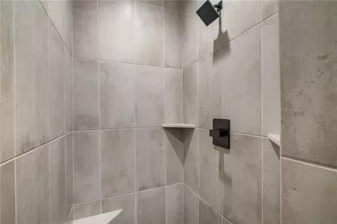 Bath - 4209 NE Hideaway Dr, Lees Summit, MO 64064 photo 3 of 5