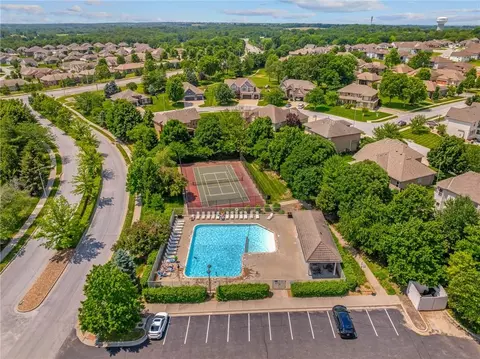 View/Area - 4209 NE Hideaway Dr, Lees Summit, MO 64064 photo 6 of 9