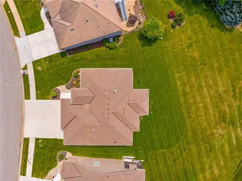View/Area - 4209 NE Hideaway Dr, Lees Summit, MO 64064 photo 2 of 9