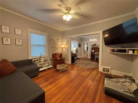 Living - 3329 Duncan St, Saint Joseph, MO 64507 photo 2 of 3