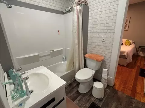 Bath - 3329 Duncan St, Saint Joseph, MO 64507 photo 2 of 3