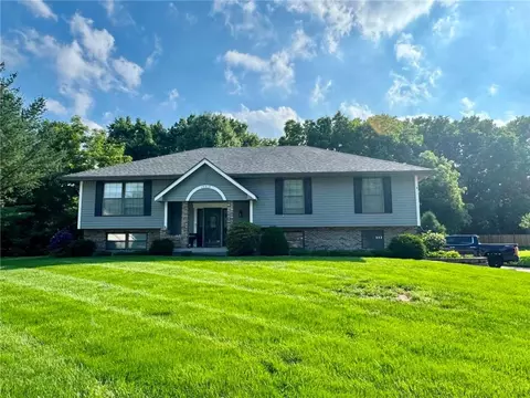 19019 E Ringo Cir, Independence, MO 64057