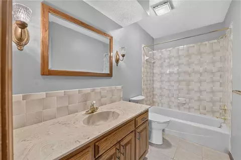 Bath - 19019 E Ringo Cir, Independence, MO 64057 photo 1 of 5