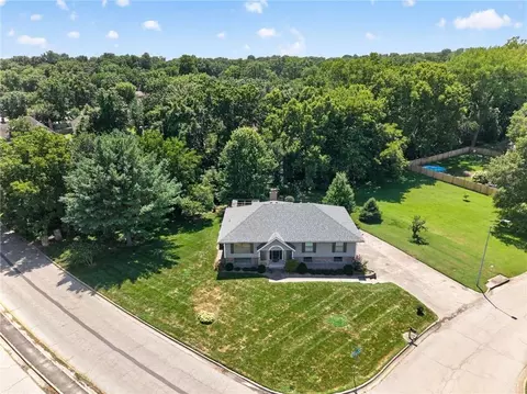 View/Area - 19019 E Ringo Cir, Independence, MO 64057 photo 2 of 8