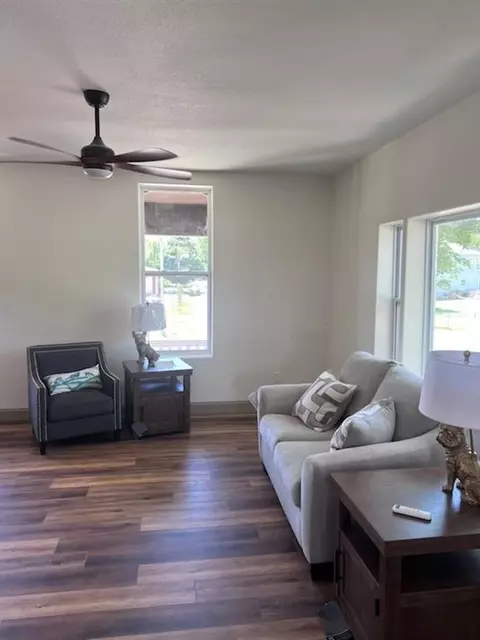Living - 421 Unity St, Atchison, KS 66002 photo 1 of 1