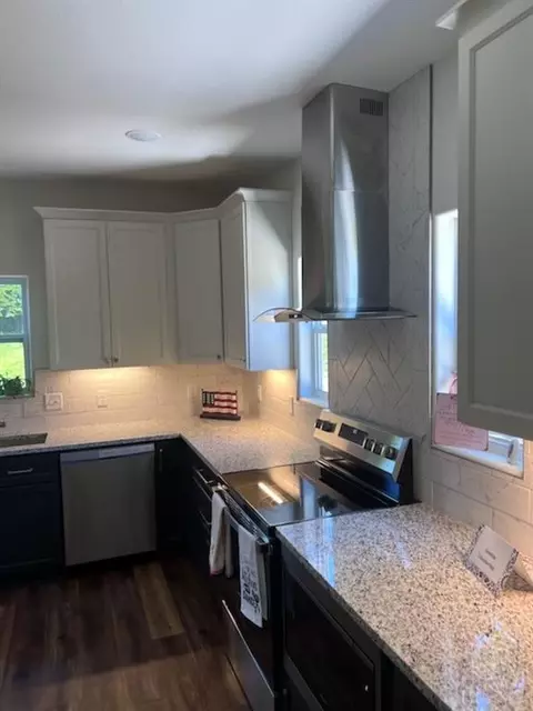 Kitchen - 421 Unity St, Atchison, KS 66002 photo 4 of 6