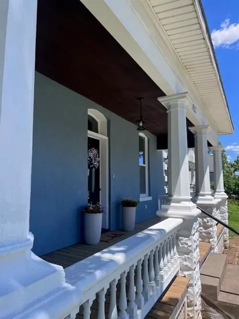 Exterior - 421 Unity St, Atchison, KS 66002 photo 3 of 10