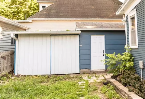 Exterior - 2402 Mitchell Ave, Saint Joseph, MO 64507 photo 2 of 4