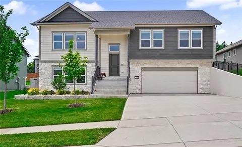 3907 Sweetclover St, Lawrence, KS 66049