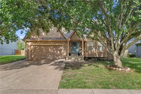 741 N Poplar St, Gardner, KS 66030