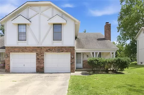 9707 W 83rd Ter, Overland Park, KS 66212