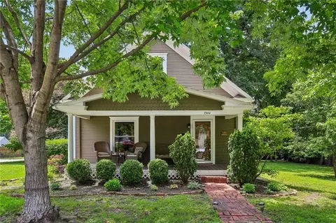 7944 Robinson St, Overland Park, KS 66204