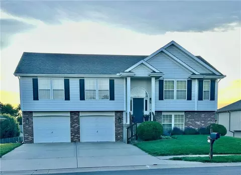1014 NW 113th St, Kansas City, MO 64155