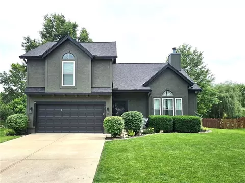 21607 W 51st St, Shawnee, KS 66226