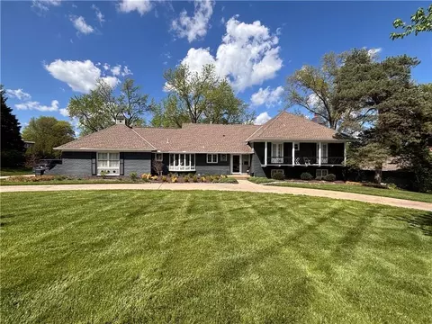 2444 103 St, Leawood, KS 66206