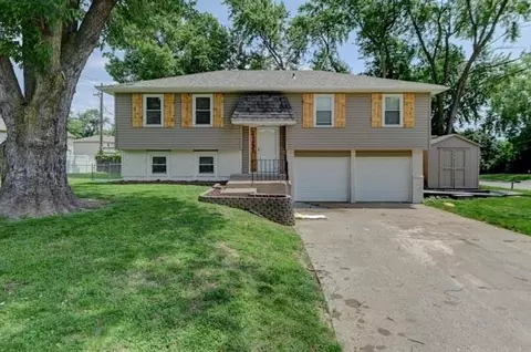 3135 S 55th St, Kansas City, KS 66106