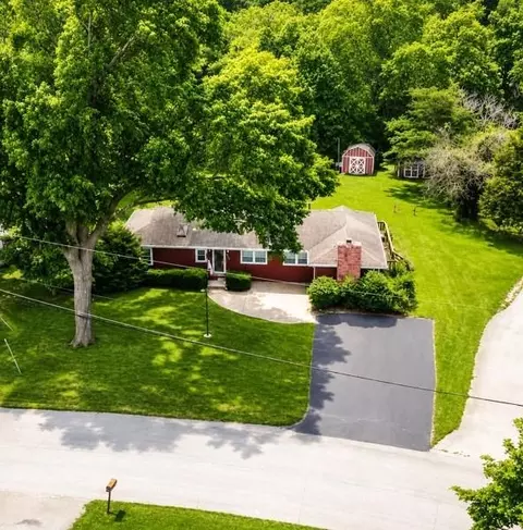 1728 S Berry Rd, Independence, MO 64057