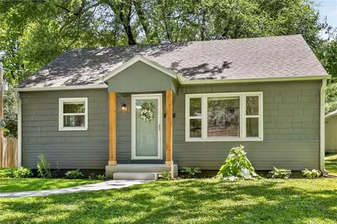 8525 England St, Overland Park, KS 66212