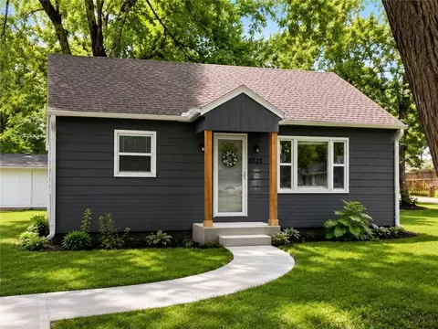 8525 England St, Overland Park, KS 66212