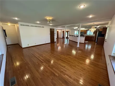 Living - 619 V Hwy, Lamar, MO 64759 photo 3 of 8