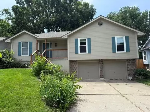 1016 SW Eastman St, Blue Springs, MO 64015