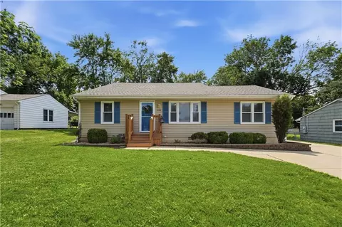 800 SE Miller St, Lees Summit, MO 64063