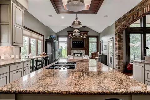 26675 W 100th Pl, Olathe, KS 66061 photo 10