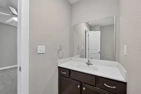 Bath - 213 Pointe Ln, Raymore, MO 64083 photo 4 of 6
