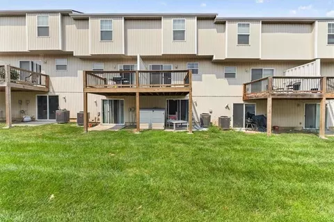 Exterior - 213 Pointe Ln, Raymore, MO 64083 photo 7 of 9