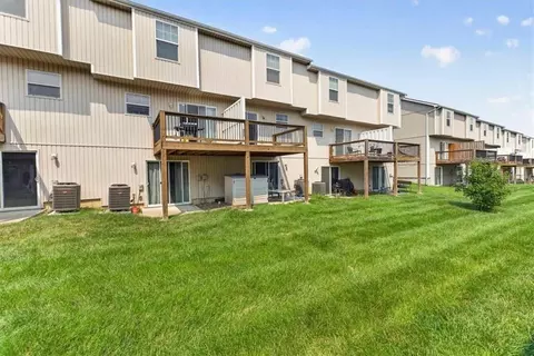 Exterior - 213 Pointe Ln, Raymore, MO 64083 photo 8 of 9