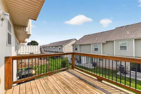 Exterior - 213 Pointe Ln, Raymore, MO 64083 photo 5 of 9
