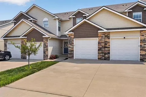 Exterior - 213 Pointe Ln, Raymore, MO 64083 photo 3 of 9