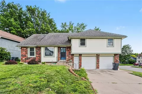 1028 S Lindenwood Dr, Olathe, KS 66062