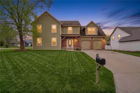 20865 Poplar Ct, Spring Hill, KS 66083