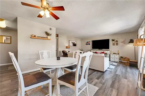 6228 Robinson St #4, Overland Park, KS 66202