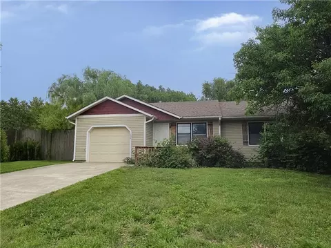 1524 Savage St, Eudora, KS 66025