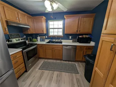 Kitchen - 19218 Ponca Dr, Independence, MO 64056 photo 1 of 2
