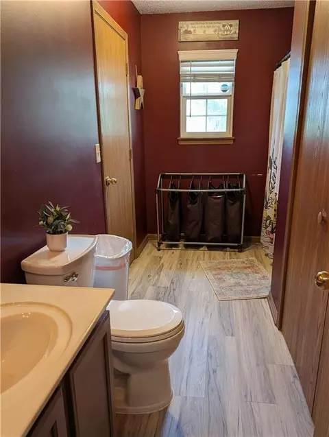 Bath - 19218 Ponca Dr, Independence, MO 64056 photo 1 of 1