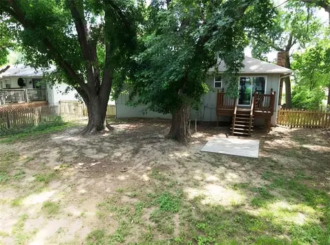 Exterior - 102 Cooper St, Buckner, MO 64016 photo 3 of 3