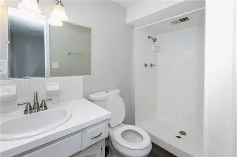 Bath - 102 Cooper St, Buckner, MO 64016 photo 2 of 2