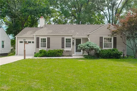 5341 Ash St, Roeland Park, KS 66205