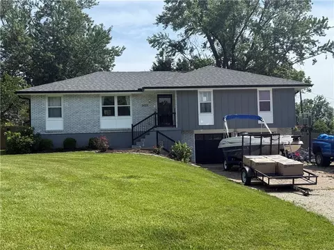 24601 W 86th Ter, Lenexa, KS 66227